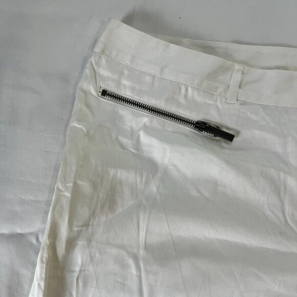 Michael by Michael Kors White High Waist 11" Inseam Bermuda Shorts | Size 18W - Picture 2 of 6